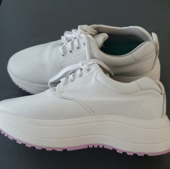 Celine Delivery White Calfskin Sneakers - Picture 8 of 16